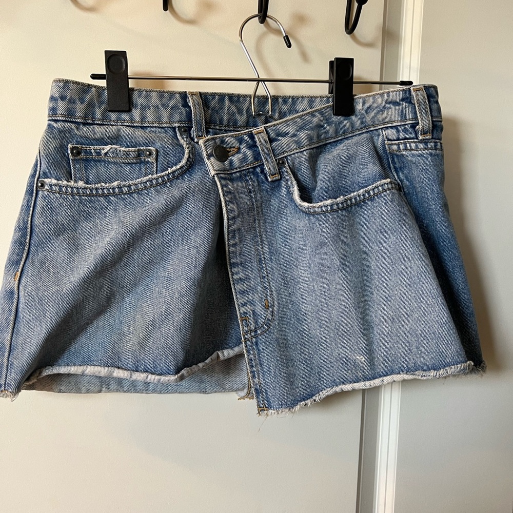 CARMAR ASYMMETRICAL MINI SKIRT